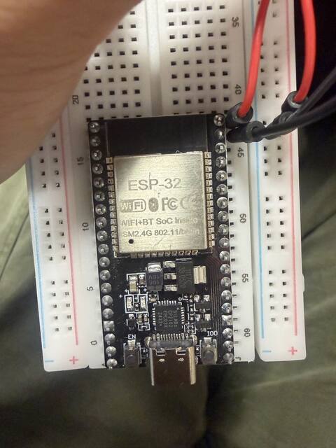 ESP32 breadboard